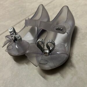 Elegant Silver Bow Jelly Shoes